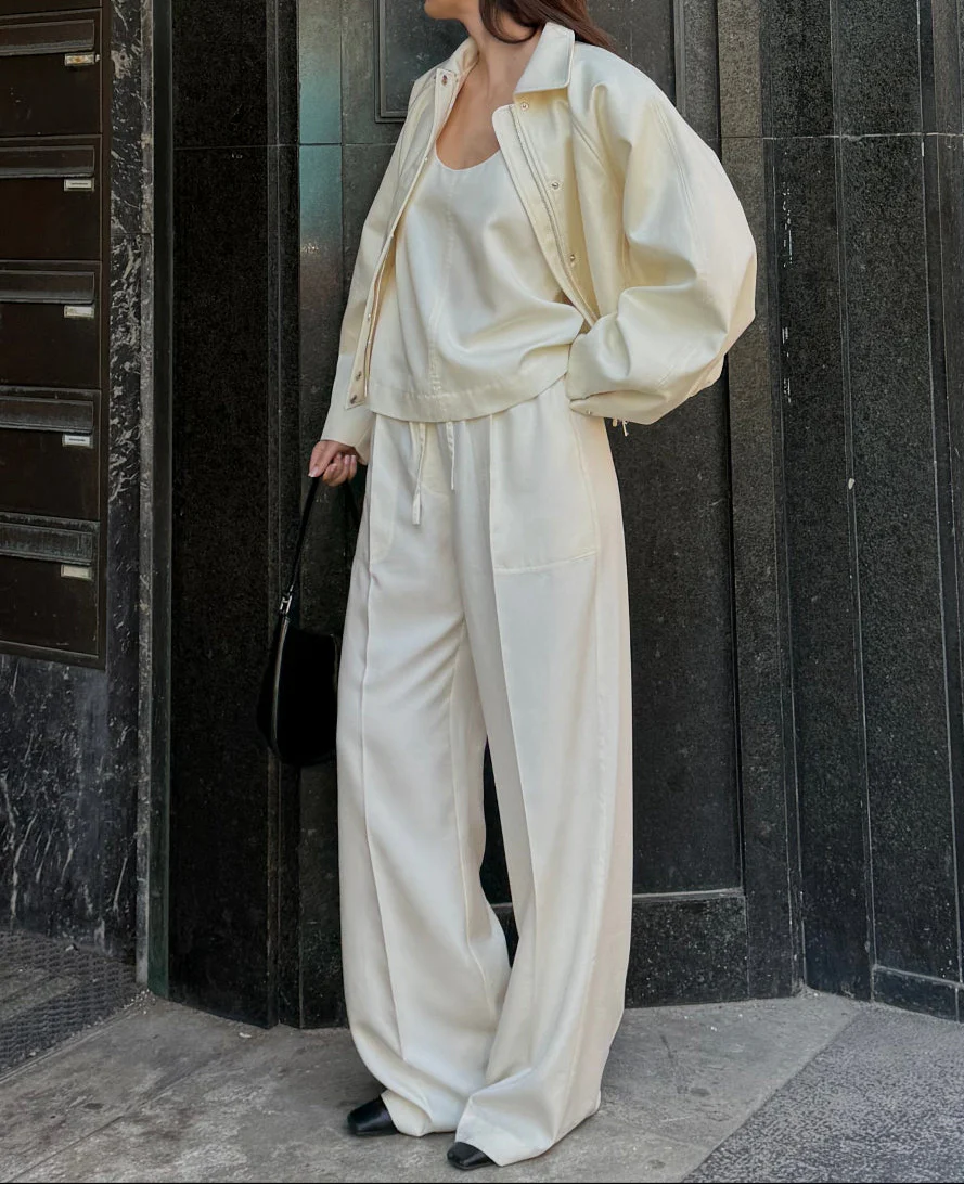 DISCOVER COLLECTION